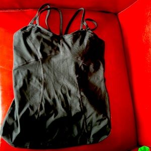 Super soft and strappy Zella workout top (built in bra!)